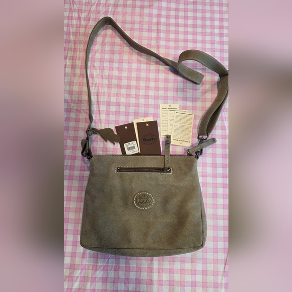 ROOTS Cross Saddle Tribe Crossbody, Hand-made In Canada Natural Italian Leather - Picture 13 of 16